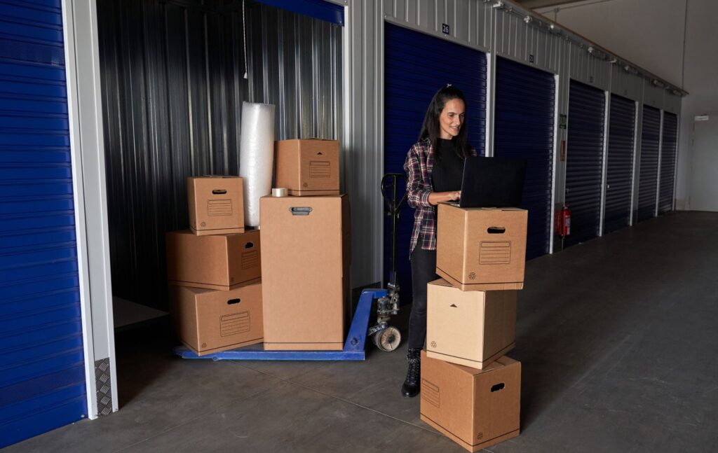 Accès sécurisé aux box de stockage Les Box de l'Aubisque